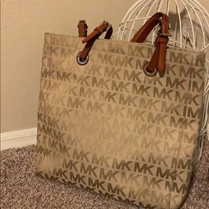 MICHEAL KORS PURSE